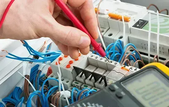 Professional electrician in Colindale